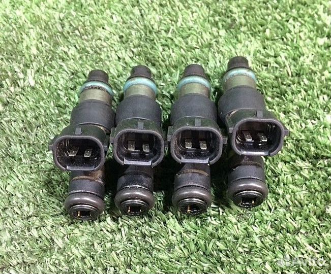 Форсунка топливная (комплект) Nissan Bluebird