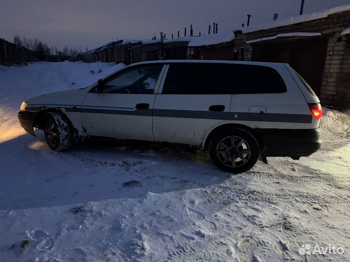 Toyota Caldina 1.5 AT, 1993, 301 500 км