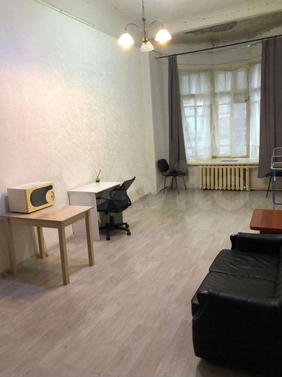 Комната 25 м² в 5-к., 2/5 эт.