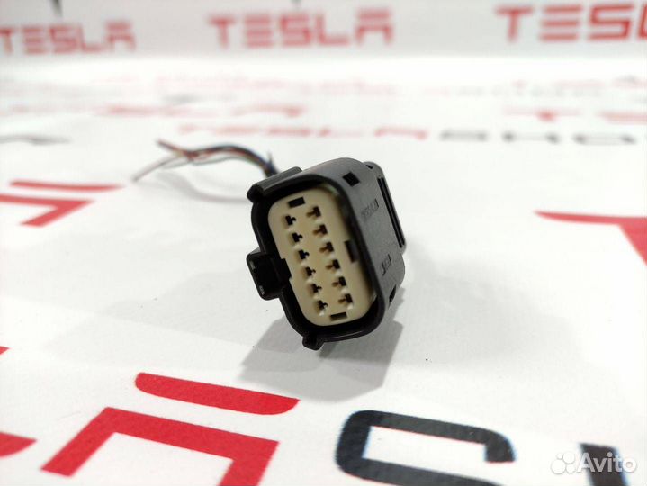 Разъем (фишка) проводки Tesla Model X 2016