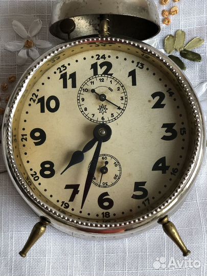 Будильник Junghans