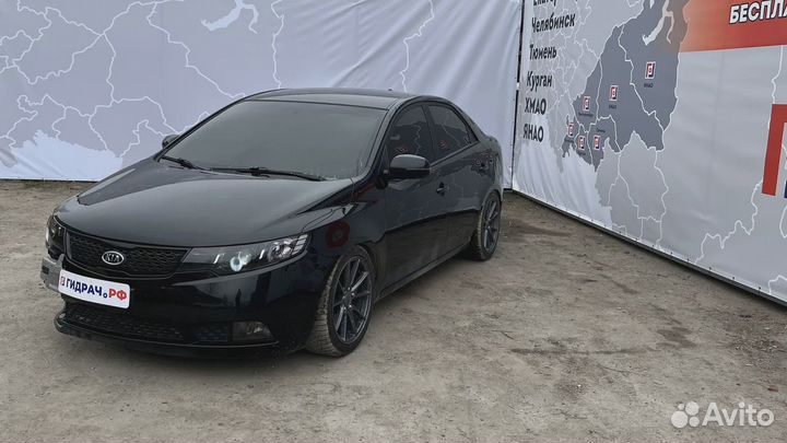 Стекло двери передней правой Kia Cerato (TD) 82421-1M010