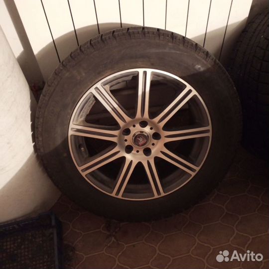 Bridgestone Blizzak Ice 235/55 R17