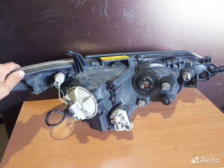 Фара левая Toyota estima xr50