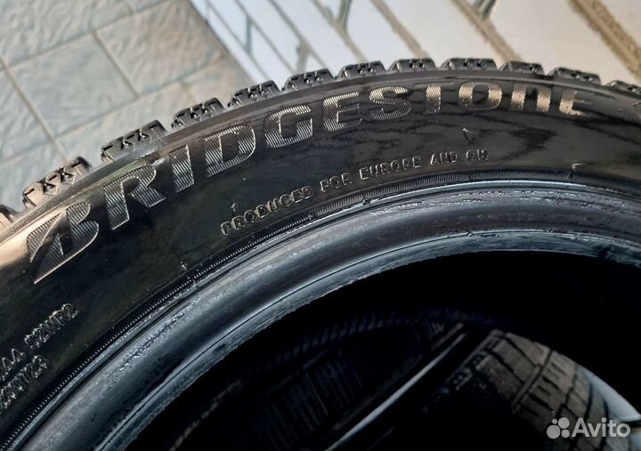 Bridgestone Blizzak Ice 235/45 R17 94S