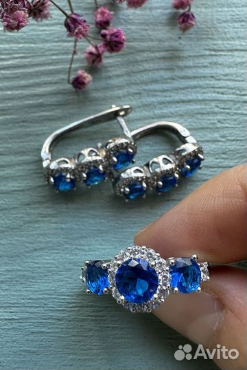 Серьги и кольцо с сапфирами