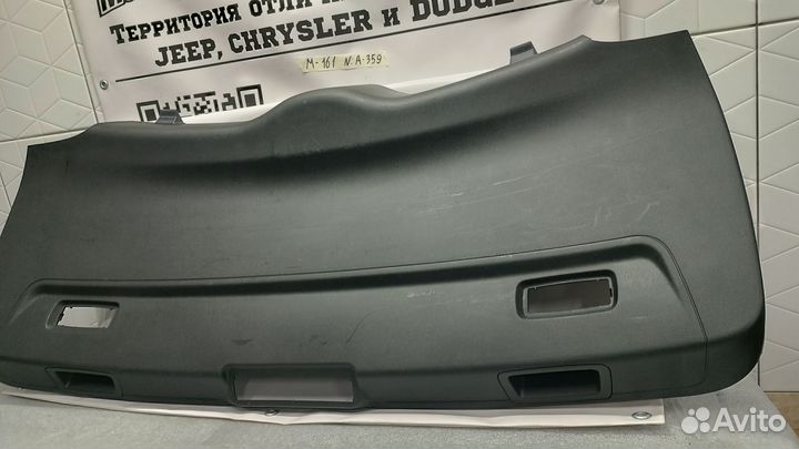 Обшивка крышки багажника Maserati Levante 2016+