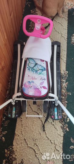 Снегокат с ручкой и колесами