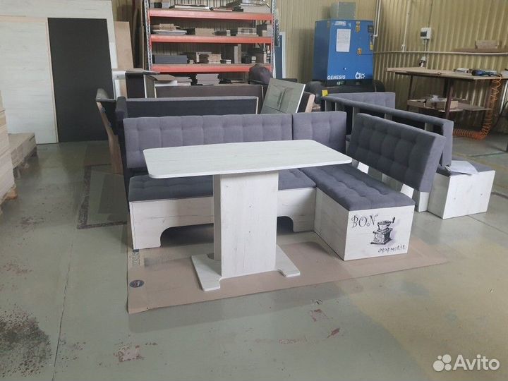 Скамья угловая со столом