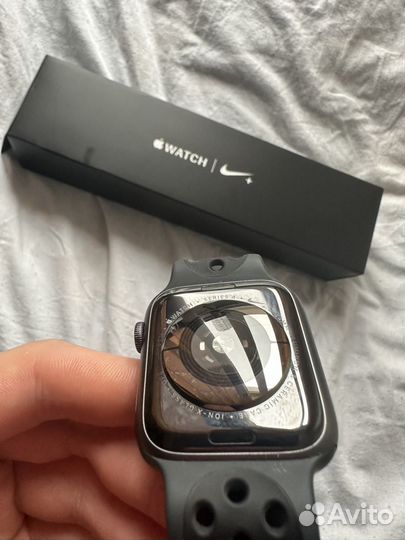 Часы apple watch 4 44 mm nike