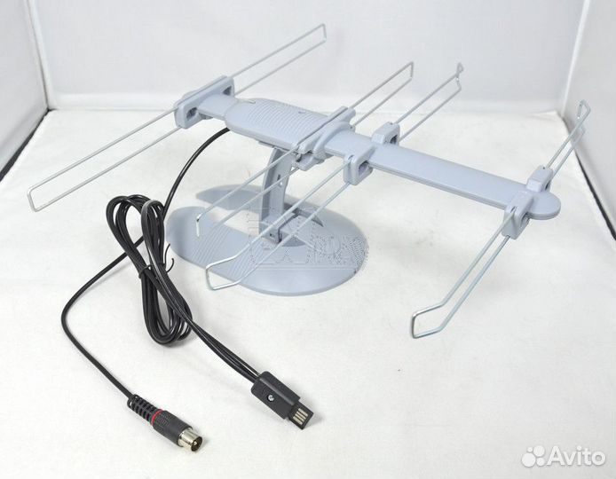 Комнатная антенна с усилителем Новая