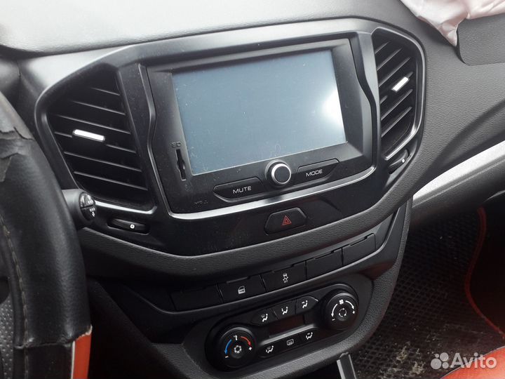 LADA Vesta 1.6 AMT, 2017, битый, 110 000 км