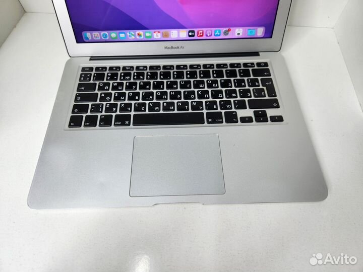 Macbook air 13 8/128gb,отличный акб