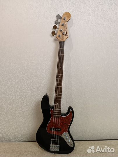Бас гитара Fender jazz bass