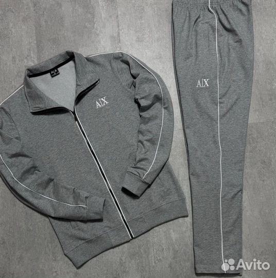 Костюмы для спорта Armani современные