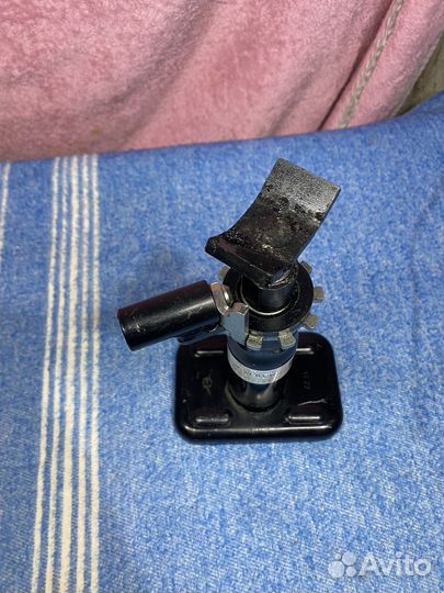 Домкрат винтовой