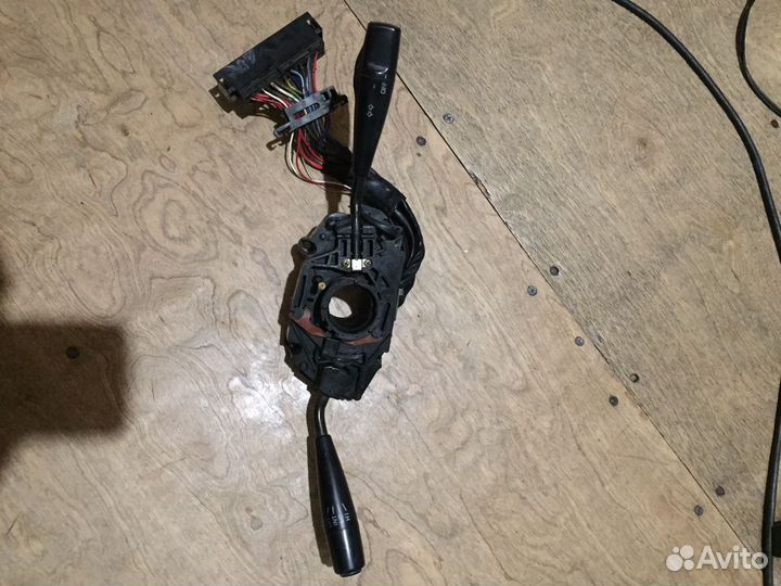 Подрулевой переключатель Toyota carina 170