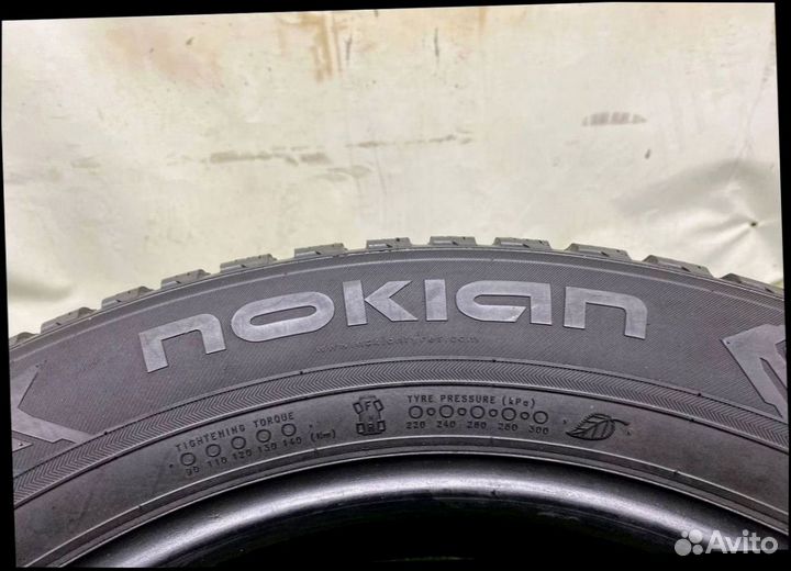 Nokian Tyres Hakkapeliitta 8 235/55 R17