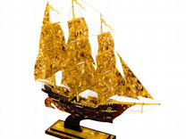 Парусник из янтаря. Модель парусного судна