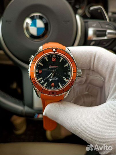 Часы Omega seamaster red