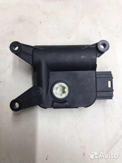 Моторчик заслонки отопителя 3C0907511A, Passat B7