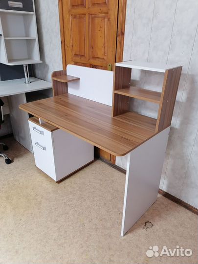 Стол с надстройкой новый 