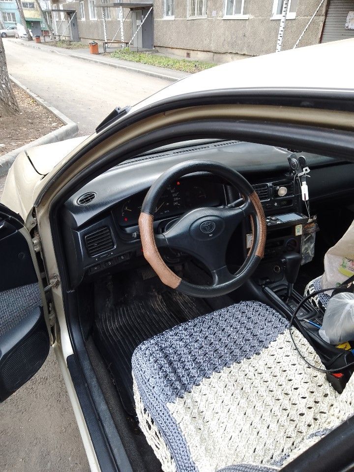 Toyota Carina E: фото владельца