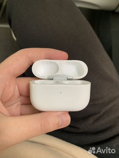 Оригинальный кейс для AirPods Pro