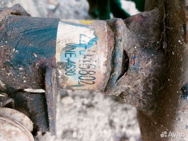 Амортизатор передний правый Volvo s40