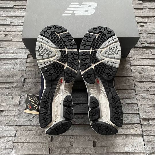 Кроссовки New Balance 2002R Gore-Tex