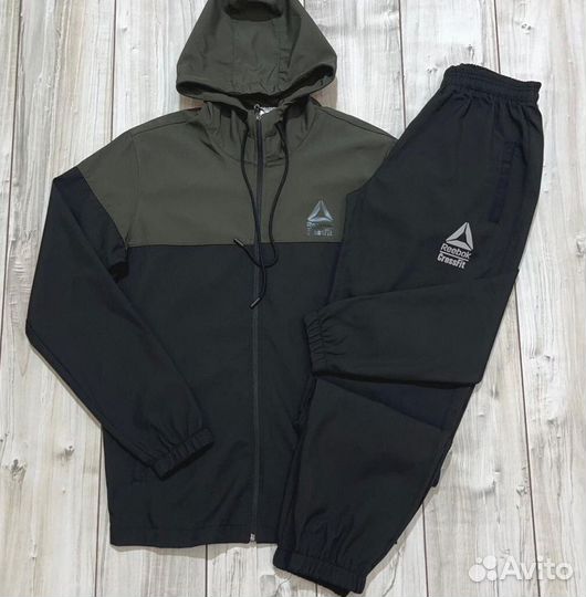 Спортивные костюмы Reebok