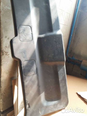 Обшивка задней двери багажника