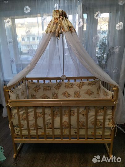 Детская кроватка