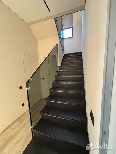 Лестница из стекла