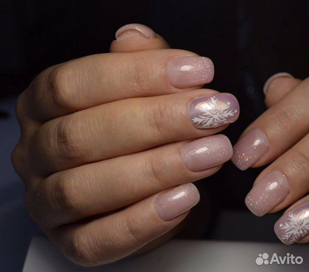 Маникюр с покрытием гель-лаком