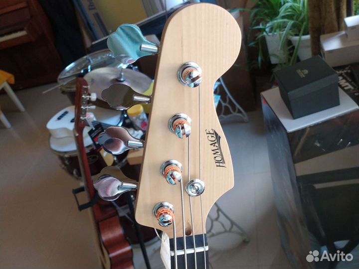 Бас гитара Homage