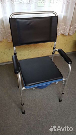 Кресло стул с санитарным оснащением 