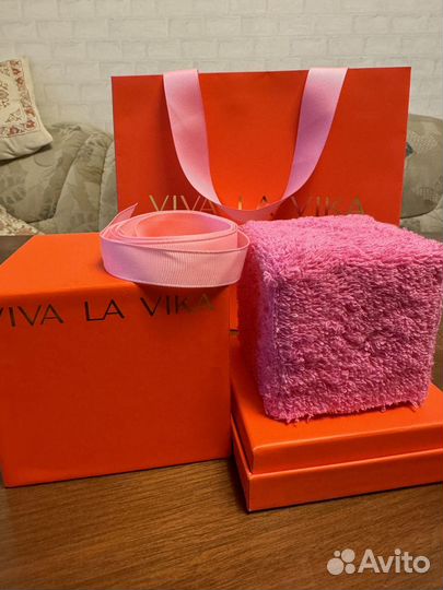 Коробочка и пакет VLV