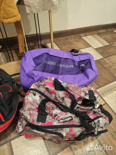 Сумка на колёсиках и 2 сумки спортивные