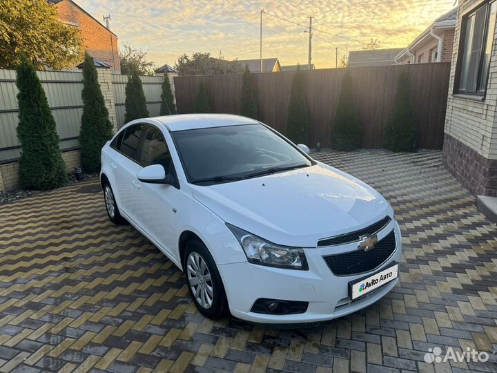 Chevrolet Cruze 1.8 AT, 2011, 135 000 км