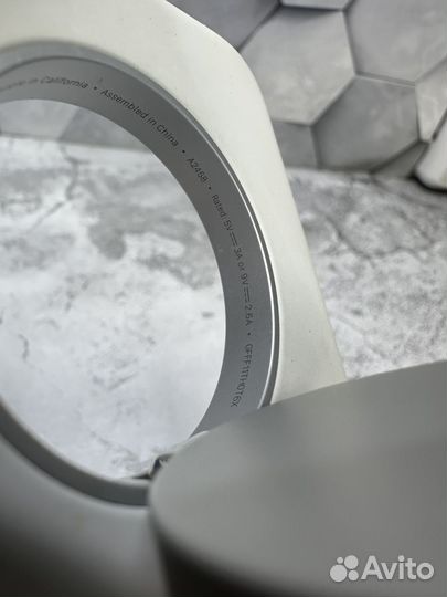 Двойная беспроводная зарядка Apple MagSafe