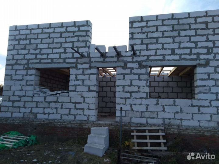 Бригада строителей