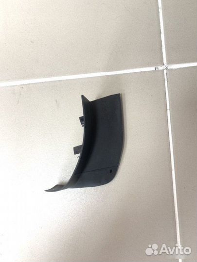 Щиток фонаря Skoda Rapid