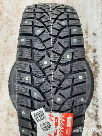 Bridgestone Blizzak Spike-02 225/55 R17 112