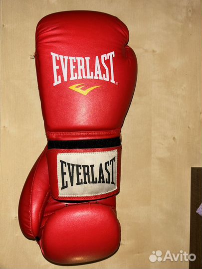 Боксерские перчатки everlast 12oz