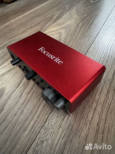 Звуковая карта Focusrite Scarlett 2i2 (3rd Gen)