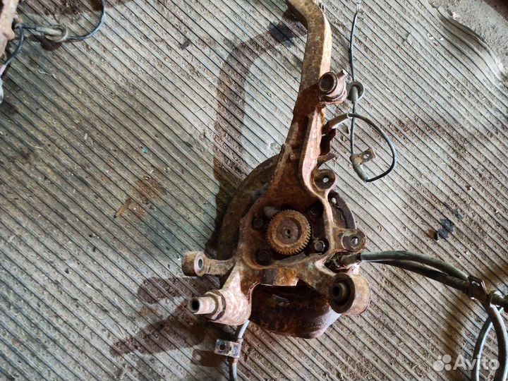 Кулак задняя цапфа hyundai sonata EF