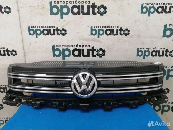 Решетка радиатора 5N0853653 E Volkswagen Tiguan I