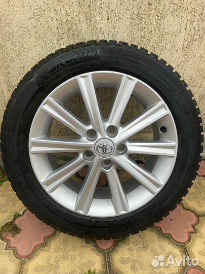 Колеса на Toyota Camry 55 R17