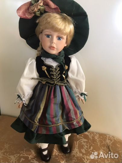 Кукла фарфоровая коллекционная